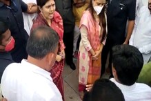 गोपीनाथ गडावर मुंडे समर्थकांची घोषणाबाजी, पंकजा मुंडे कडाडल्या आणि म्हणाल्या... गोपीनाथ गडावर मुंडे समर्थकांची घोषणाबाजी, पंकजा मुंडे कडाडल्या आणि म्हणाल्या...
