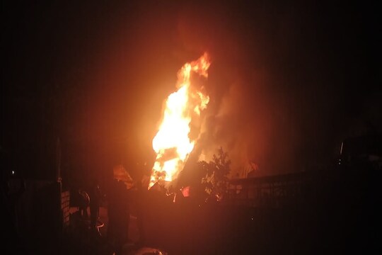 Pune Fire Updates: पुण्यात गॅरेजला लागलेली भीषण आग चार तासानंतर आटोक्यात, जखमी रुग्णांवर ससून रुग्णालयात उपचार सुरु