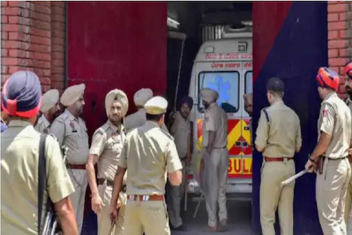 गावकऱ्यांनी 'तो' पाकिस्तानी ड्रोन पाहिला आणि.... 15 ऑगस्टला होती घातपाताची योजना