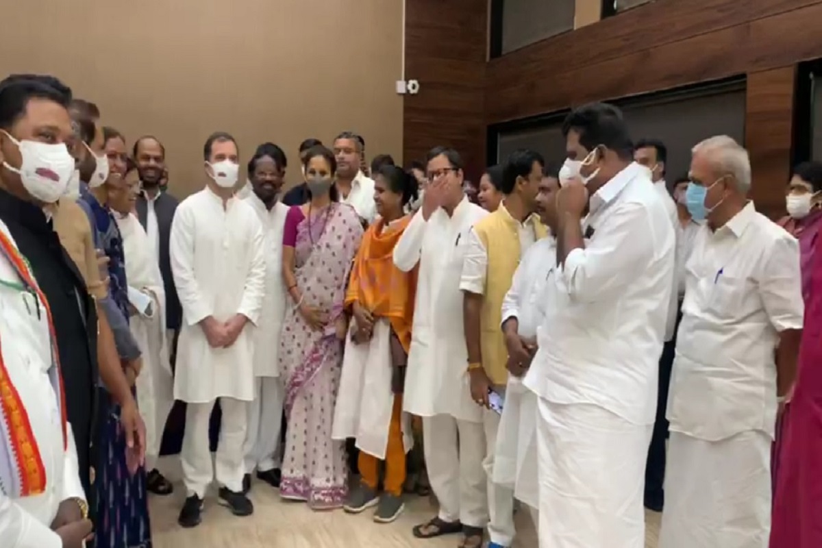 राहुल गांधींचं 'ब्रेकफास्ट पॉलिटिक्स'; मोदी सरकारला घेरण्यासाठी 14 विरोधी पक्षांच्या खासदारांसोबत बैठक