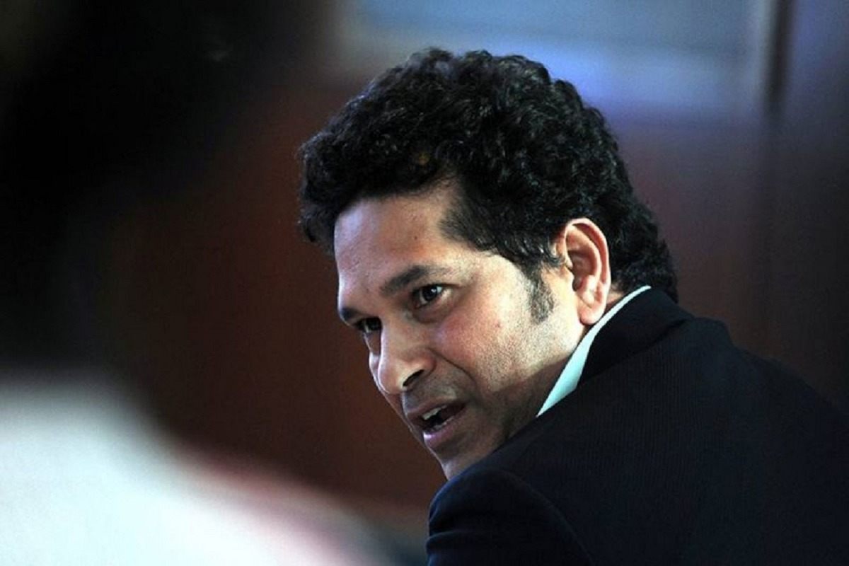 सचिन तेंडुलकर झाला इमोशनल