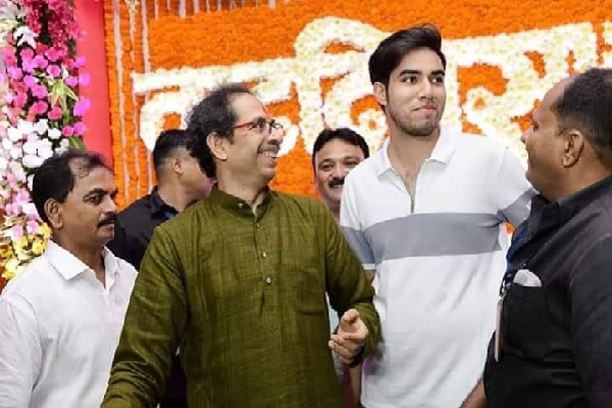 उद्धव ठाकरे यांच्या धाकट्या चिरंजीवांचा आज वाढदिवस, मिलिंद नार्वेकरांनी दिलेल्या स्फोटक शुभेच्छांची चर्चा, तेजस ठाकरेंना व्हिव्हियन रिचर्डस यांची उपमा