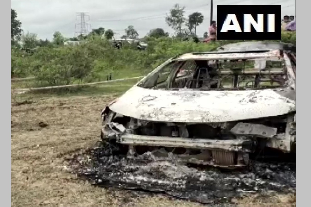 तेलंगणात भाजपच्या माजी जिल्हा उपाध्यक्षाला कारच्या डिक्कीत बंद करुन जिवंत जाळलं