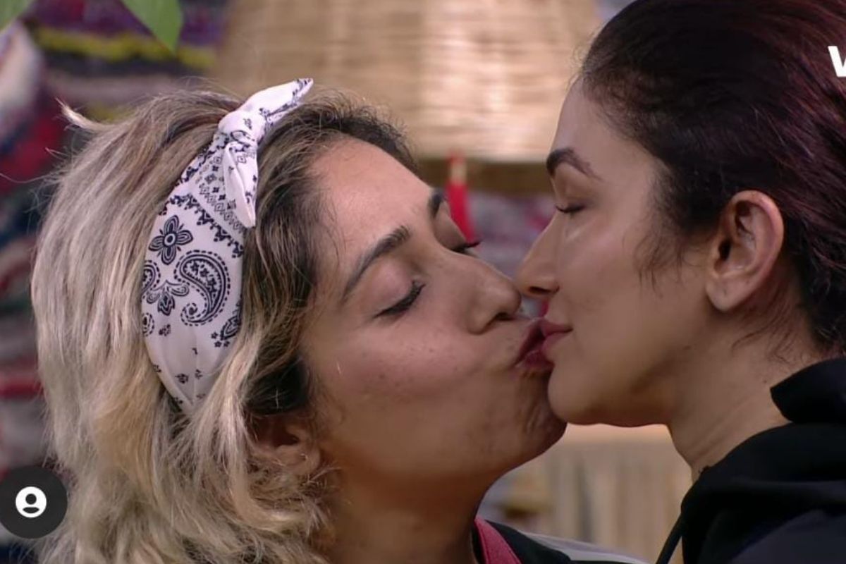 BB OTT: नेहा भसीनने रिद्धिमा पंडितला केलं KISS; आणि त्यानंतर जे घडलं...