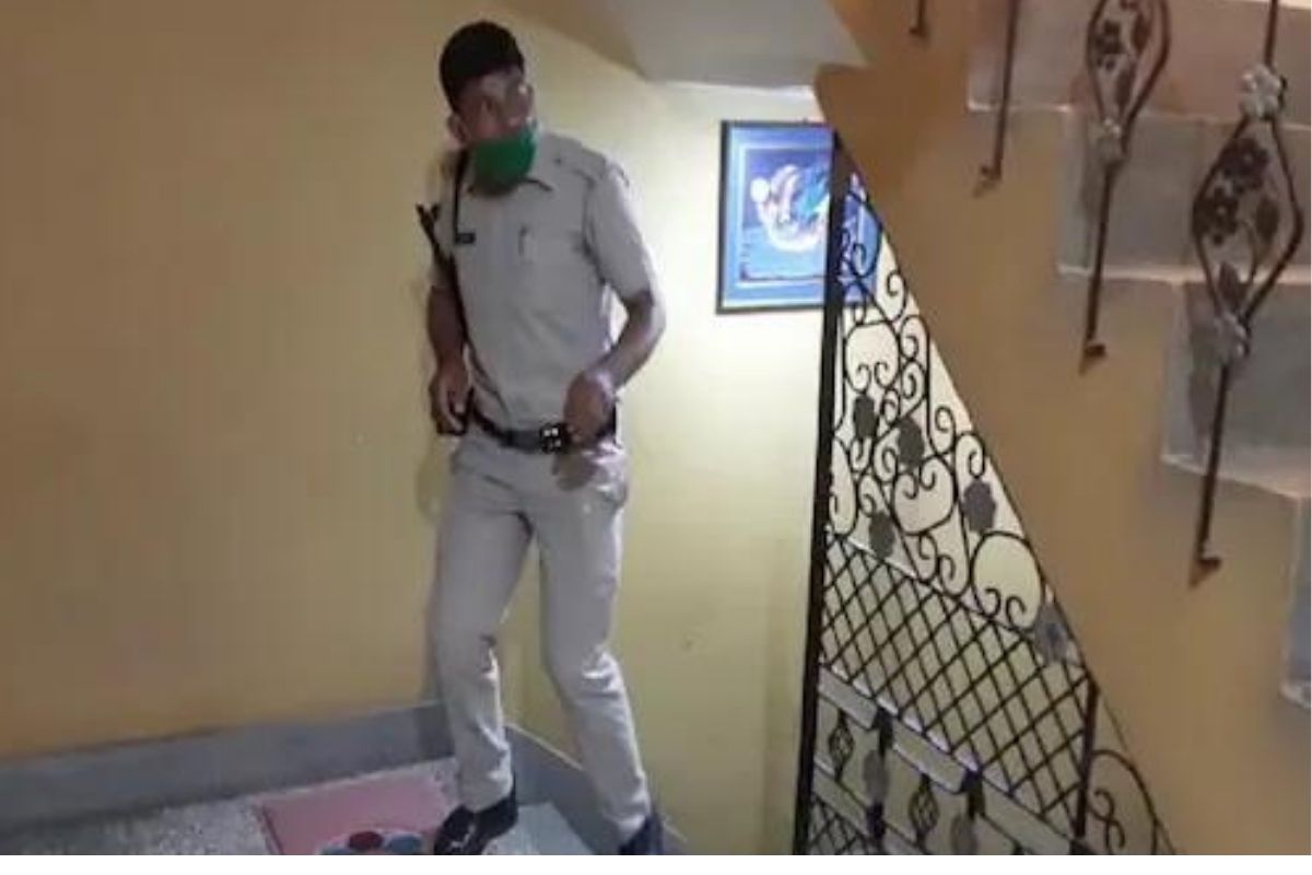 सासऱ्यानं सुनेसह 5 जणांची केली निर्घृण हत्या; स्वतःच पोलिसांकडे जात सांगितलं धक्कादायक कारण