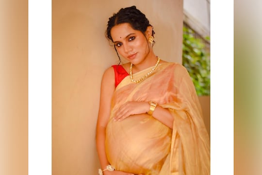 ‘मानसिक खच्चीकरणाचा प्रयत्न थांबवा’; बाळाला जन्म देताच उर्मिलाचं ट्रोलर्सला प्रत्युत्तर