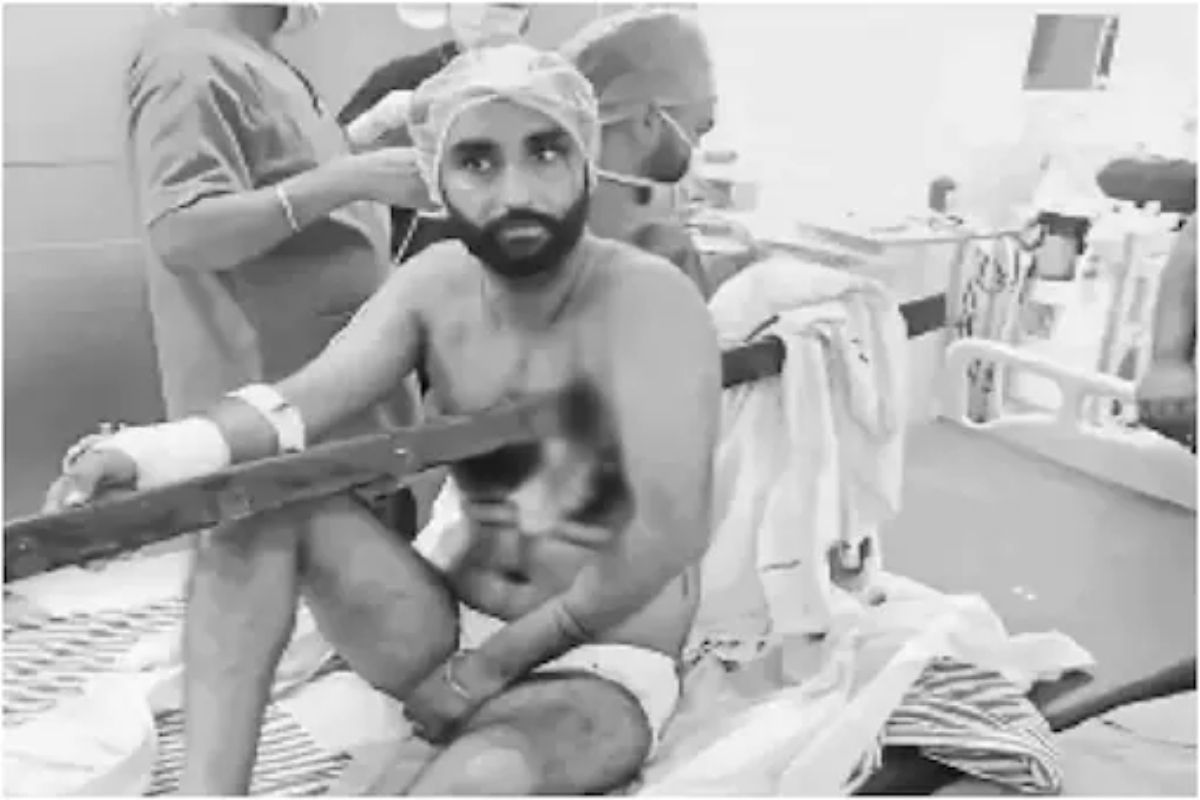 Shocking! 6 फूट लांब लोखंडी रॉड छातीतून आरपार; 5 तास सुरू होती शस्त्रक्रिया शेवटी...
