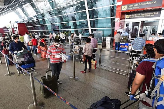विमानप्रवास महागणार; देशांतर्गत विमान तिकीट दर वाढवण्याचा सरकारचा निर्णय
