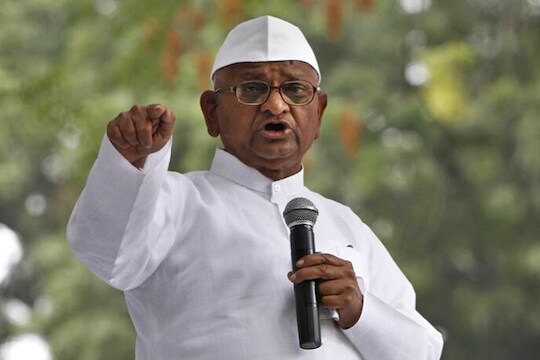 दारूची दुकानं, हॉटेल सर्व उघडी केली आहेत. तेथे होत असलेल्या गर्दीतून कोरोना वाढत नाहीये का?