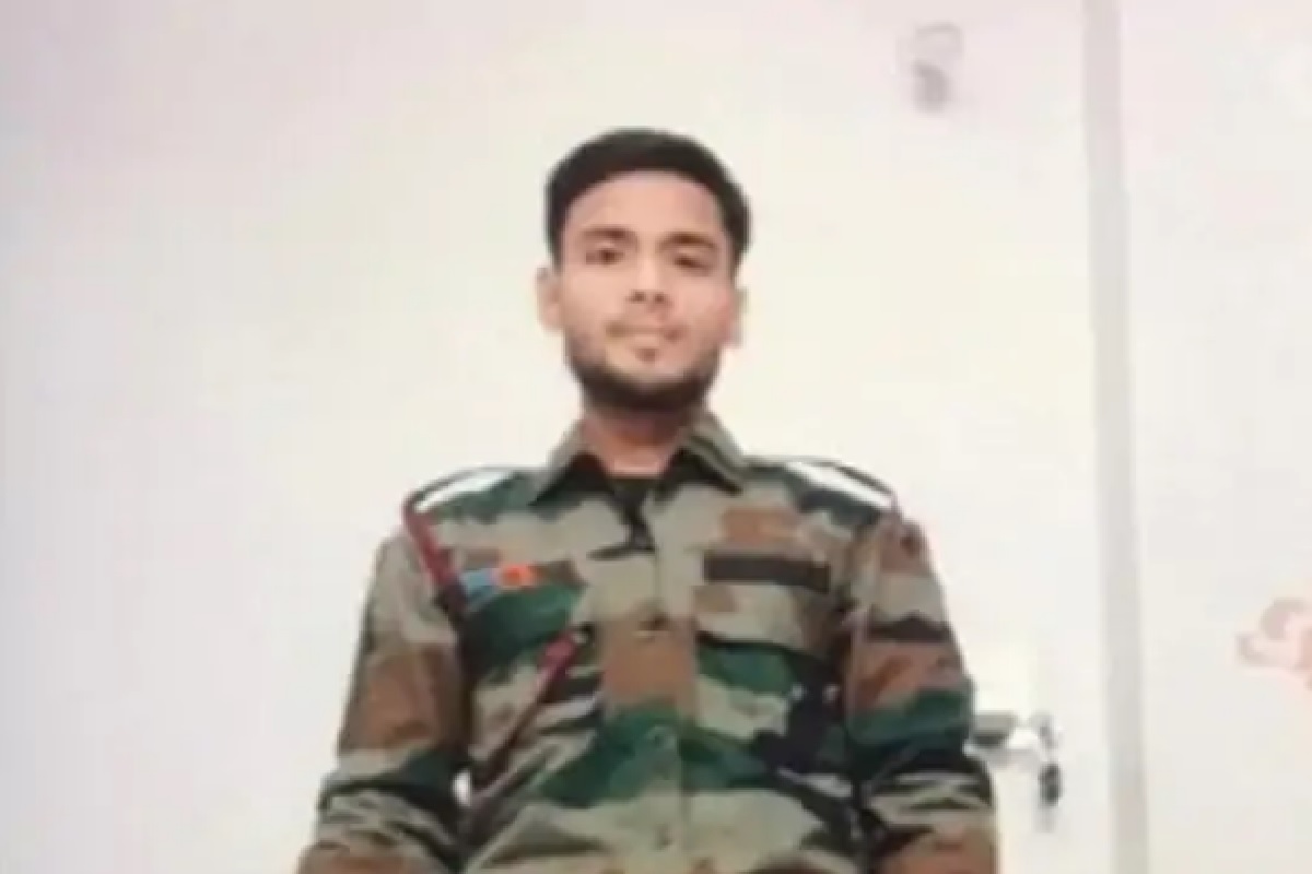 आर्मी ऑफिसर असल्याचं सांगत करायचा ऑनलाईन चॅटिंग; अनेक तरुणींना गळाला लावलं; आईवडिलांच्या डोळ्यात धूळफेक