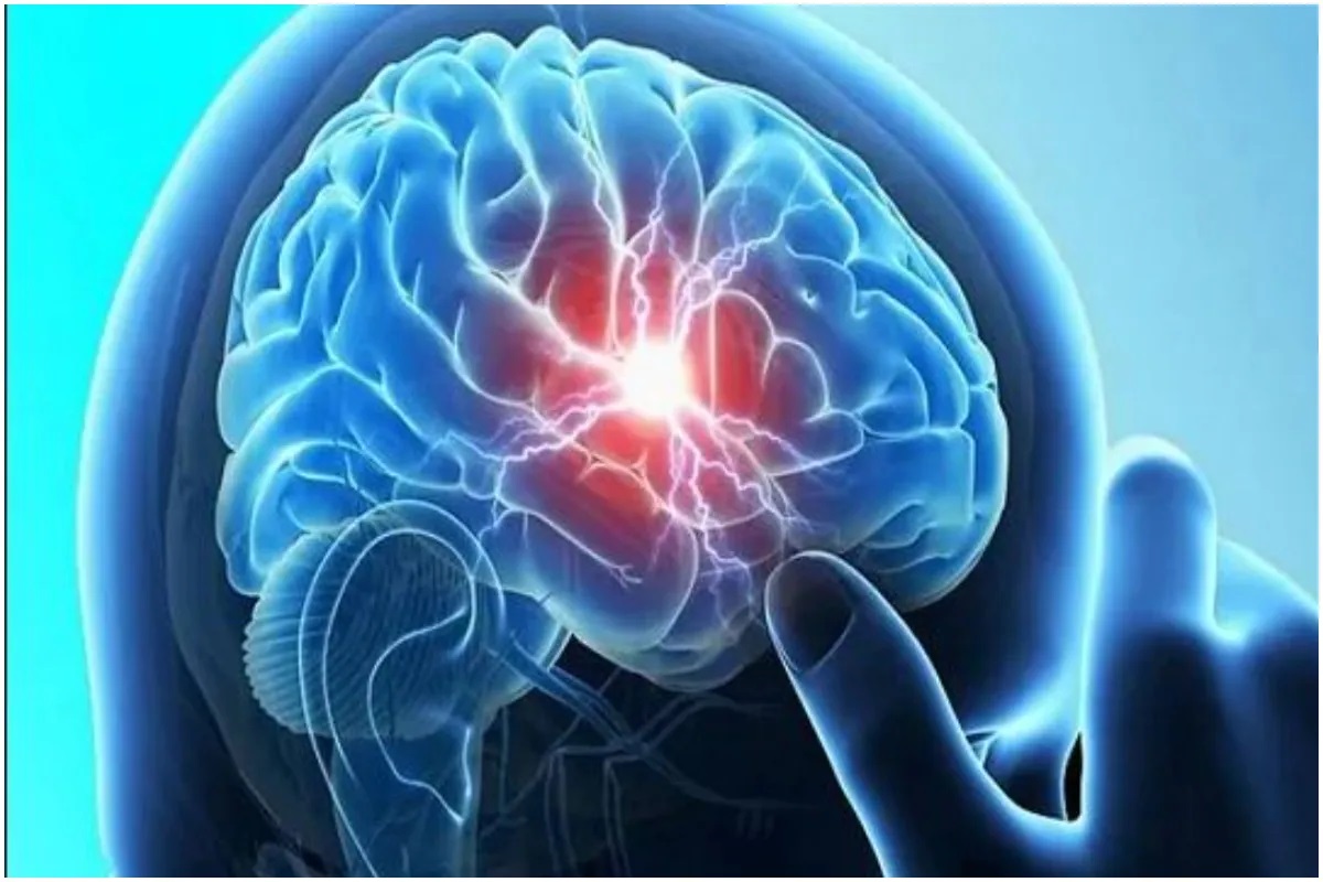 धक्कादायक! कोरोनामुक्त रुग्णाला नीट चालता-बोलता येईना; मेंदूत सापडली भयंकर White fungus ची गाठ