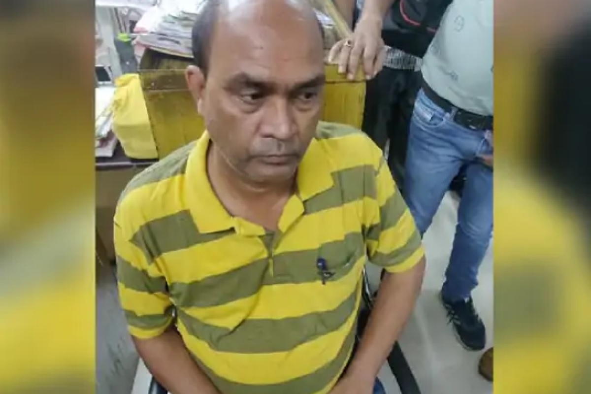 उघड लाच मागणाऱ्या पालिकेतल्या भ्रष्ट अधिकारी आणि क्लार्क महिलेला रंगेहाथ पकडलं; 25 वर्षं सुरू होता कमिशनचा उद्योग