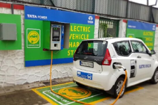 Maharashtra: Electric Vehicle पॉलिसीला प्रोत्साहन देण्यासाठी राज्य सरकारचा खास प्लॅन, पाहा कसा होईल फायदा