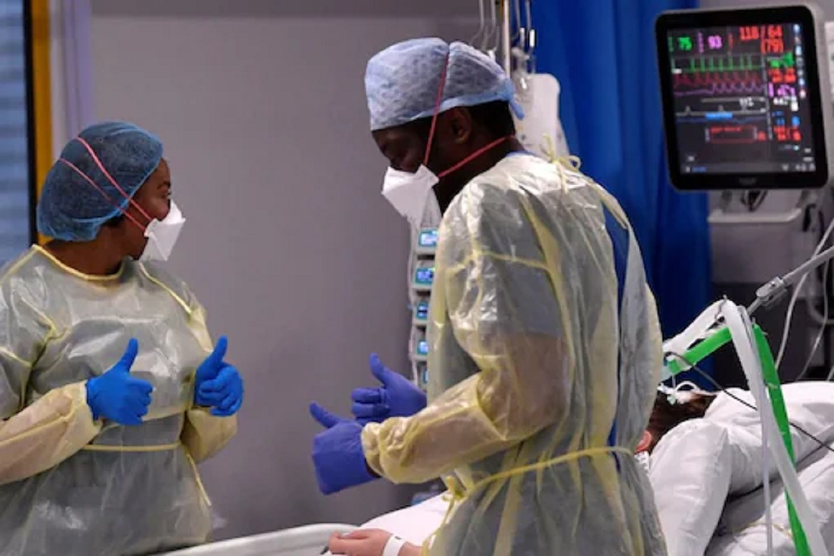 जास्त दिवस ECMO वर राहून लंग ट्रान्सप्लांटशिवाय बरा झालेला भारतातील पहिला कोरोना रुग्ण.