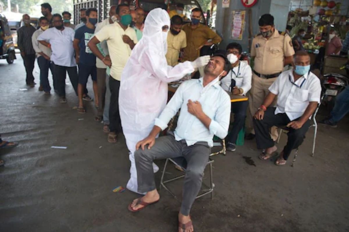 भंडारा जिल्ह्यात एकूण लोकसंख्येपैकी 40 टक्क्यांहून अधिक लोकांना कोरोना लशीचा पहिला डोस देण्यात आला आहे.