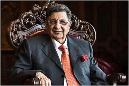 'लॉकडाऊन नको पण मुलांना घरूनच शिकू द्या', सीरमचे Cyrus Poonawalla यांनी का दिला असा सल्ला?