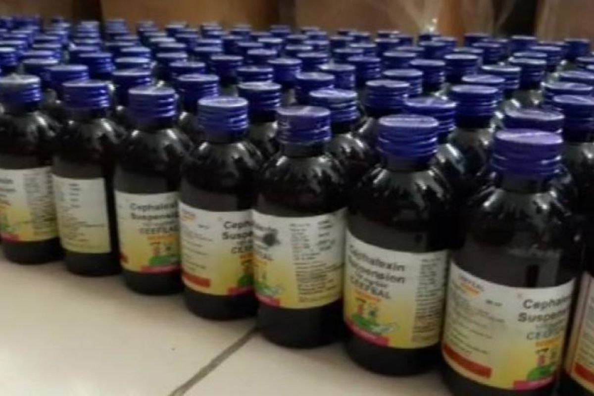 सावधान! तुम्ही औषध म्हणून घेत असलेलं टॉनिक विष तर नाही ना? कारखान्यावर पोलिसांनी टाकली धाड