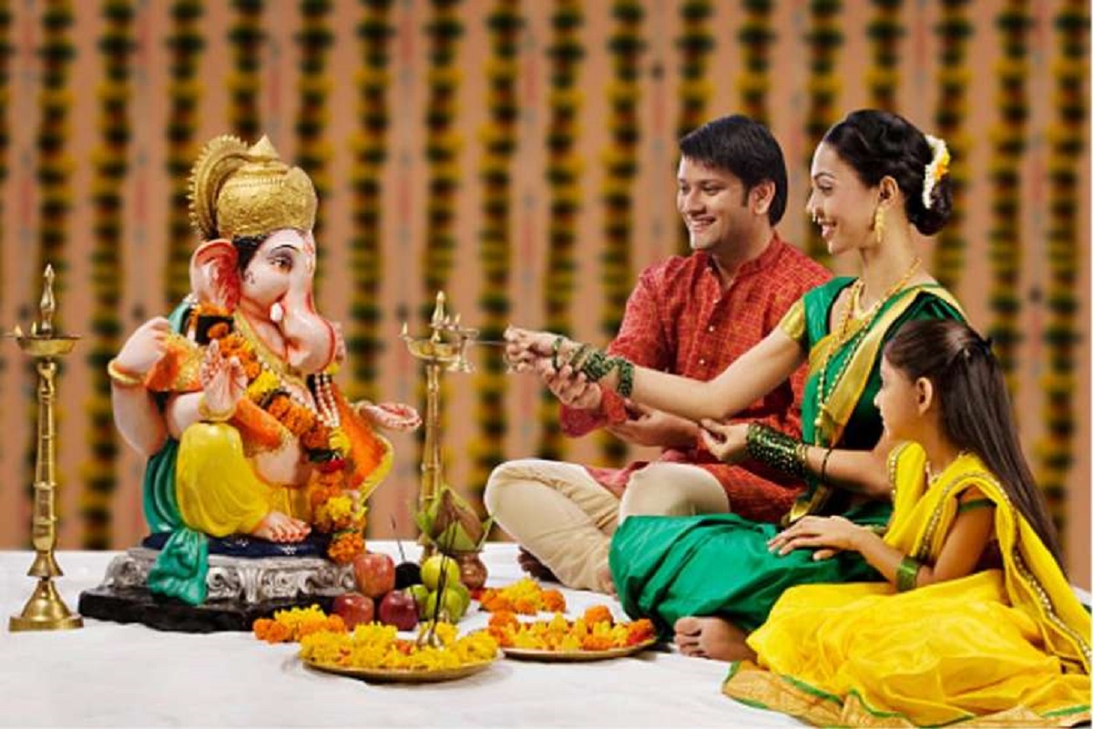 गणेशोत्सावासाठी गुरुजी मिळणं झालं कठीण? स्वत:च करा प्राणप्रतिष्ठा