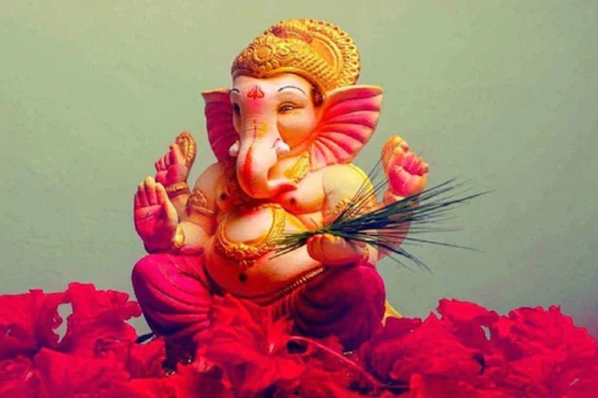 Ganesh chaturthi : गणेशपूजेत का वाहिल्या जातात 21 पत्री? फक्त धार्मिक नाही यामागे आहे वैज्ञानिक कारण