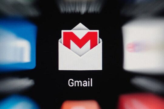 Gmail वर आलेला अनोळखी Email नेमका कोणी पाठवला? या ट्रिकने असं तपासा