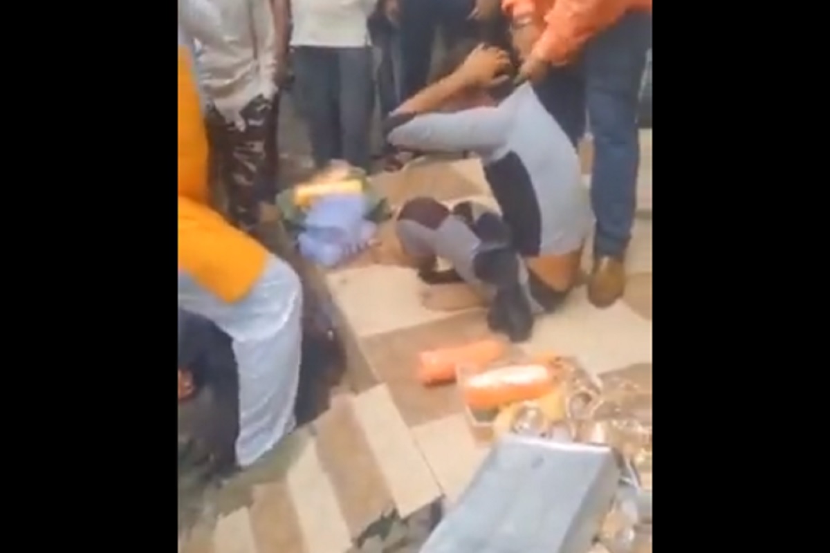 बांगड्या विकणाऱ्या तरुणाच्या मारहाणीनंतर वाद पेटला, काँग्रेस नेत्याने शेअर केला VIDEO