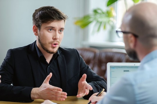 Job Interview Tips: स्वतःचं Introduction देताना कधीही करू नका 'या' चुका; अशा पद्धतीनं द्या योग्य उत्तर