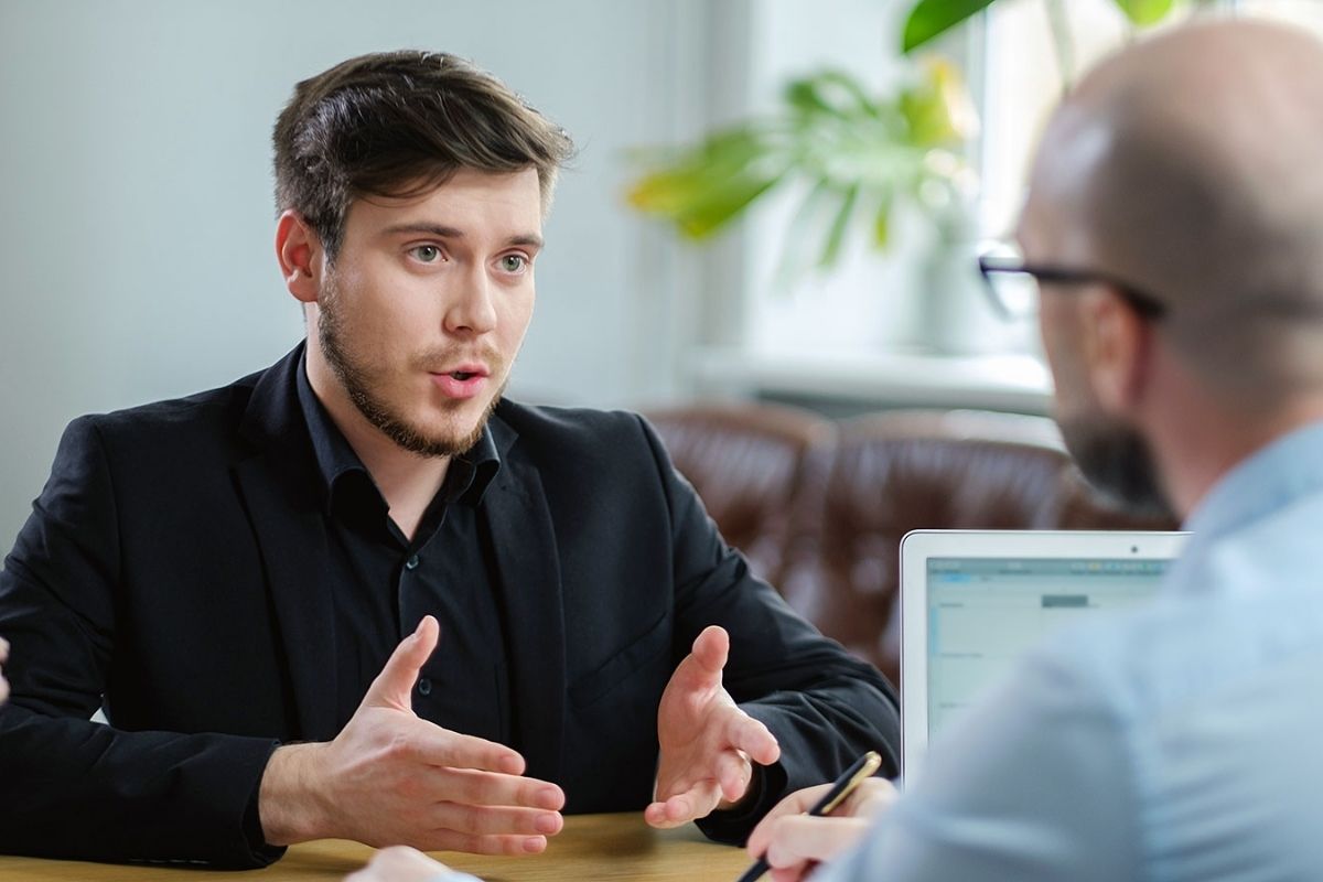 Job Interview Tips: स्वतःचं Introduction देताना कधीही करू नका 'या' चुका; अशा पद्धतीनं द्या योग्य उत्तर