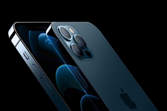 आता नेटवर्क नसतानाही करता येणार कॉल, मेसेज; वाचा iPhone 13 मध्ये येणाऱ्या या जबरदस्त टेक्नोलॉजीबाबत