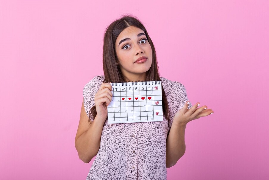 या गोळ्या आपल्या मासिक पाळीच्या सायकलवर काम करत असतात. या गोळ्या ओव्युलेशन थांबवतात किंवा पुढे नेऊ शकता. त्यामुळेच प्रेग्नन्सी रोखू शकतात. प्रेग्नन्ट महिलांनी या गोळ्यांचा वापर करू नये. 