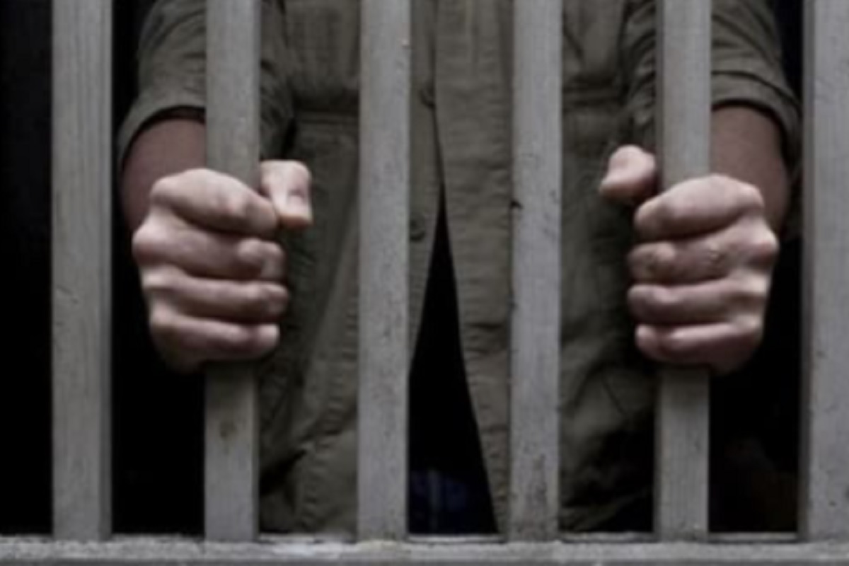 29 वर्षाआधी तुरुंगातून झाला फरार; आता या कारणामुळे स्वतःच पोलिसांकडे जात केली अटकेची मागणी