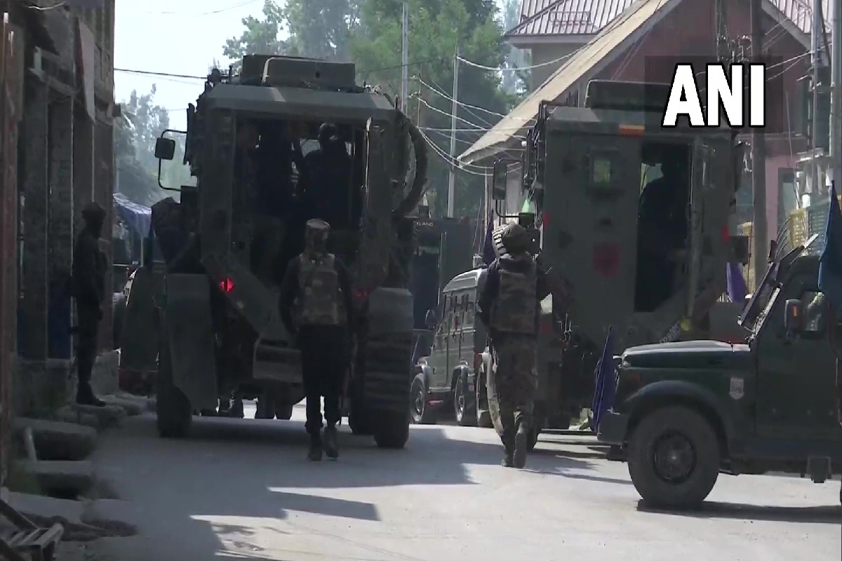 पंपोरमध्ये भारतीय सैन्य-दहशतवाद्यांमध्ये चकमक, दक्षिण काश्मीरमध्ये दहशत पसरवणाऱ्या हिजबुल मुजाहिद्दीनच्या दहशतवाद्यांचा खात्मा