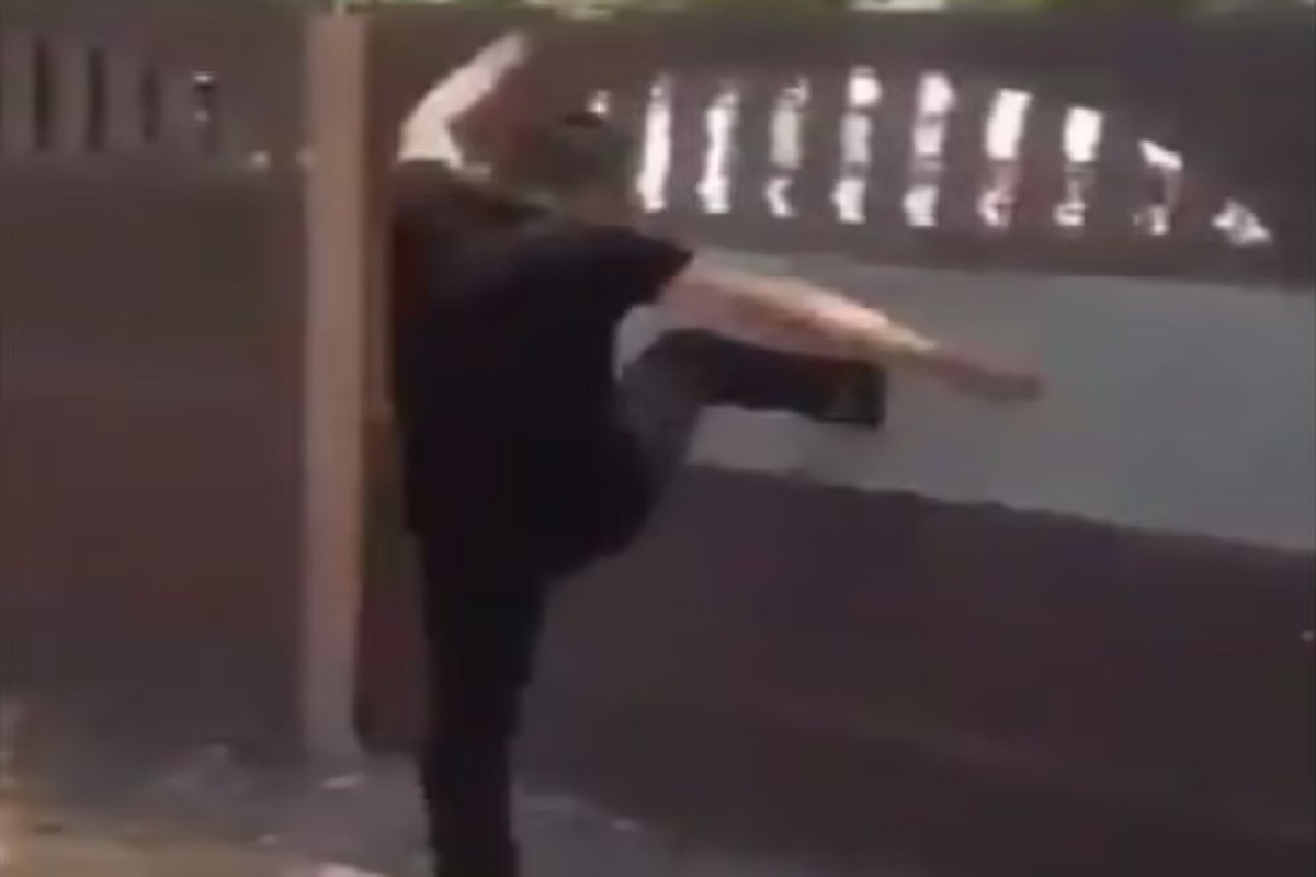 हिरोगिरी पडली महागात.