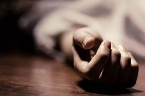 आदित्य चोपडा हा 23 वर्षीय तरुण दोन दिवसांपासून बेपत्ता झाला होता. अखेर आज पुणे-नगर महामार्गावरील अहमदनगर जिल्ह्यातील वाडेगव्हाण येथे तो सापडला. मात्र...