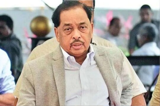  नारायण राणे यांनी काँग्रेस पक्षाला सोडचिठ्ठी देत भाजपमध्ये प्रवेश केला होता.  त्यामुळे नगरपालिकेची राजकीय समीकरणे बदलली होती. 