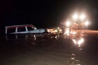 परभणीत स्कॉपिओ गाडी पाण्यात गेली वाहून, गावकऱ्यांनी वाचवला 7 जणांचा जीव, VIDEO