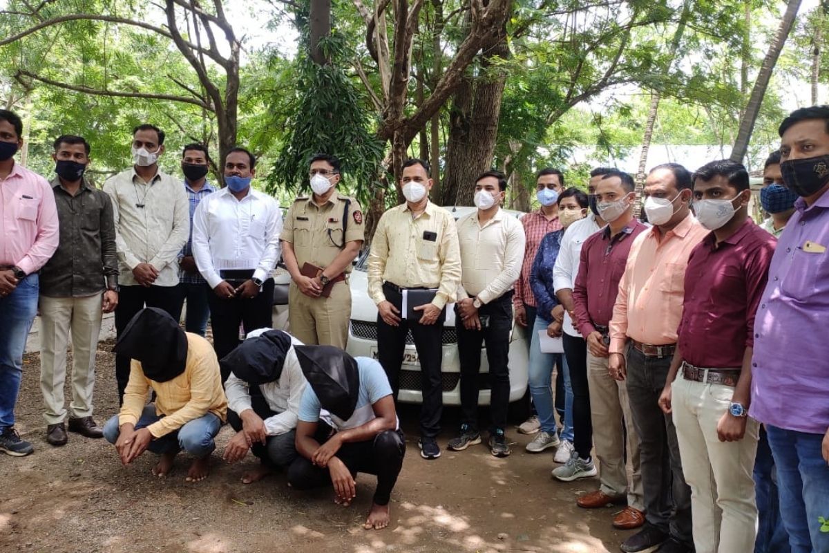 पुण्यात बस प्रवाशांकडून सव्वा कोटी लुटणारे तिघे अटकेत, 72 तासांत दरोड्याचा उलगडा