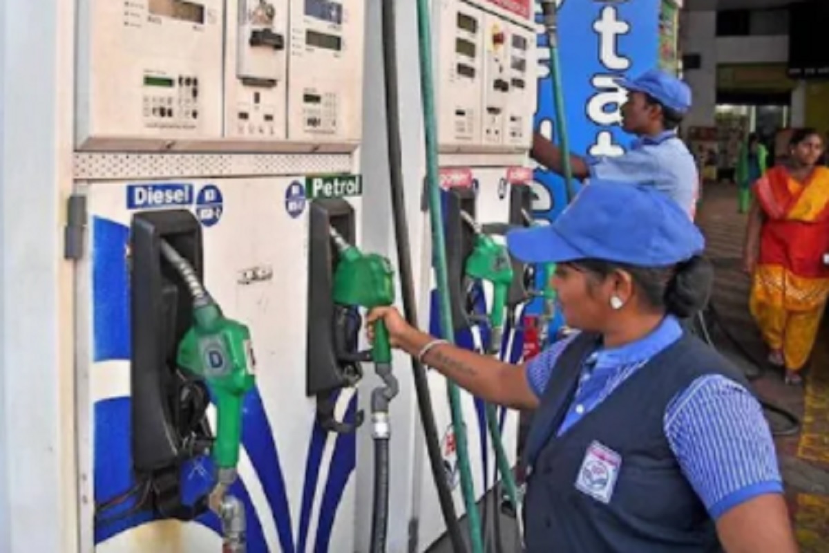 Petrol Price Today: सामान्यांच्या खिशाला चाप! पुन्हा महागलं पेट्रोल-डिझेलही; जाणून घ्या मुंबईतील आजचा 1 लीटर पेट्रोल दर