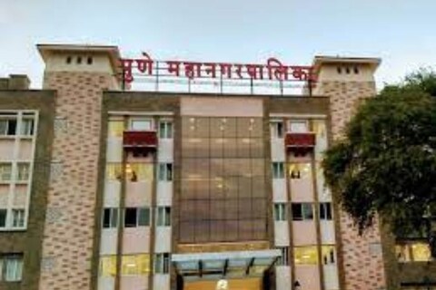  पुण्यातही या एक सदस्यीय वार्ड पद्धतीने होणार असल्याने सगळी गणितंच बदलून गेली आहे. काँग्रेस, राष्ट्रवादी, मनसेनं स्वागत केलंय. 