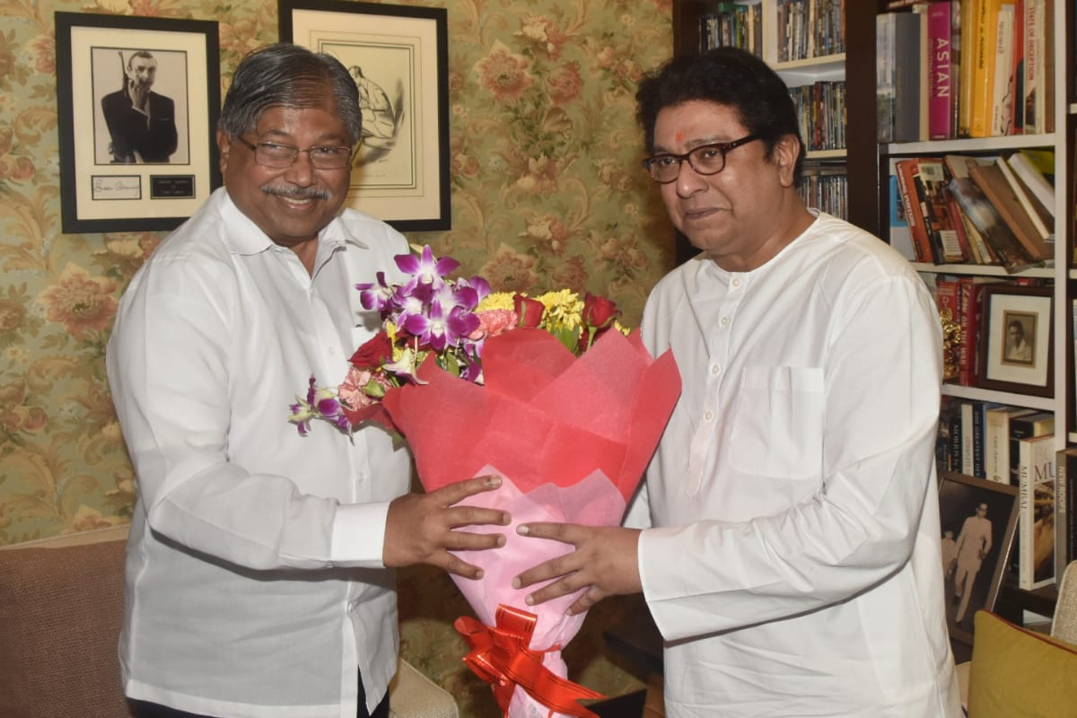 भाजपचे प्रदेशाध्यक्ष चंद्रकांत पाटील यांनी 6 ऑगस्ट रोजी मनसेचे अध्यक्ष राज ठाकरे यांची भेट घेतली होती.