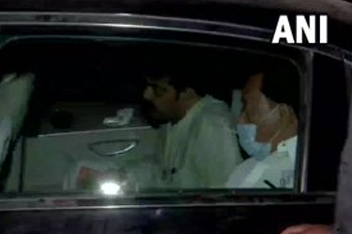 राणे यांचे कुटुंबीय सुद्धा न्यायालयात हजर होते. राणेंची प्रकृती पाहत महाड पोलीस स्टेशनमध्ये दाखल झालेल्या गुन्ह्या प्रकरणी सशर्त जामीन मंजूर करण्यात आला आहे.