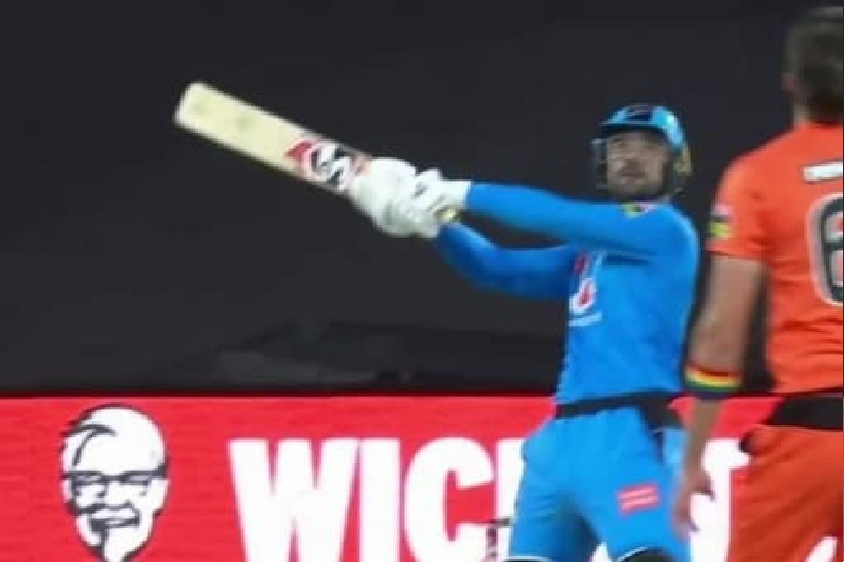राशिद खाननं 9 बॉलमध्ये काढले 27 रन, अगदी धोनीसारखा लगावला हेलिकॉप्टर शॉट VIDEO