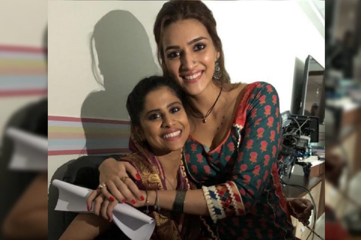 फक्त Mimi आणि शमाच नाही तर क्रिती-सई देखील आहेत घट्ट मैत्रिणी; फोटो शेअर करत Saie म्हणाली..