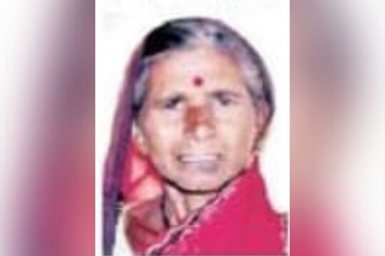 जालना जिल्ह्यातील आष्टी याठिकाणी एका तरुणानं आपल्या जन्मदात्या आईची निर्घृण हत्या केली आहे. (PC- दिव्य मराठी)