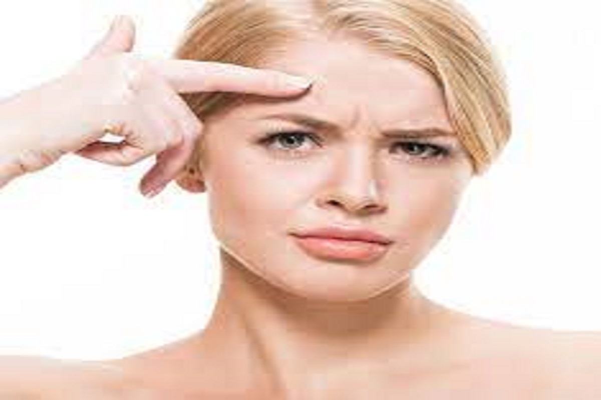 Health Tips: छोट्या छोट्या सवयींमुळे येतंय म्हातारपण; पाहा तुम्हीसुद्धा करत नाहीत ना अशी चूक