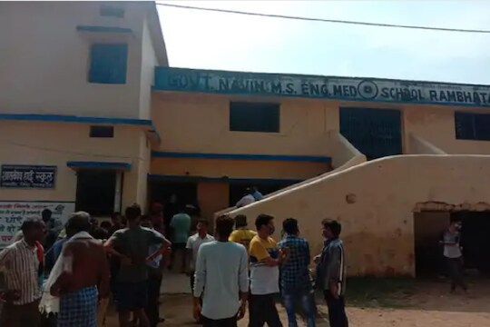 नववीच्या विद्यार्थ्याची शाळेतच हत्या, प्रेमप्रकरणातून दोघांनी चाकूने भोसकले