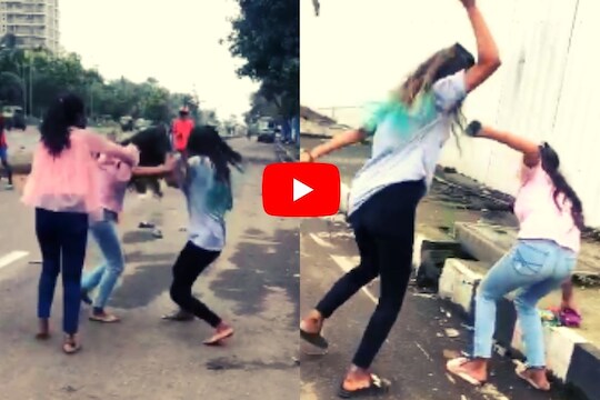 VIDEO : 'माझ्या बॉयफ्रेंडसोबत का फिरतेस?' मुंबई हायवेवर तरुणींनी एकमेकींच्या झिंज्या उपटल्या, लाथाबुक्क्यांनी मारहाण