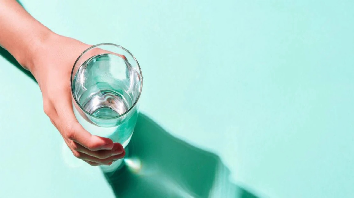 तोंडात मेण ओतलं आणि...