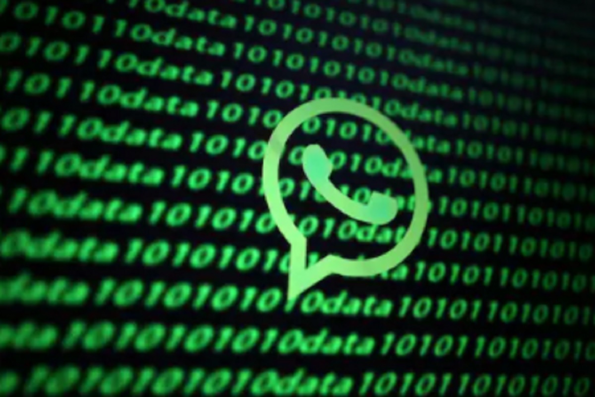 दुसरा पर्याय अकाउंट डिअॅक्टिव्हेट करण्याचा आहे. त्यासाठी युजरला कंपनीला "Lost/Stolen: Please deactivate my account" असा ईमेल करावा लागेल आणि फोन नंबर आंतरराष्ट्रीय फॉर्मेटमध्ये (+91) लिहावा लागेल. एकदा डिअॅक्टिव्हेट झाल्यानंतरही Contacts तुमचं प्रोफाईल पाहू शकतात आणि मेसेज पाठवू शकतात. हे 30 दिवसांपर्यंत Pending State मध्ये राहील. जर युजरने 30 दिवसांपर्यंत अकाउंट सक्रिय केलं नाही, तर ते अकाउंट पूर्णपणे हटवलं जातं.