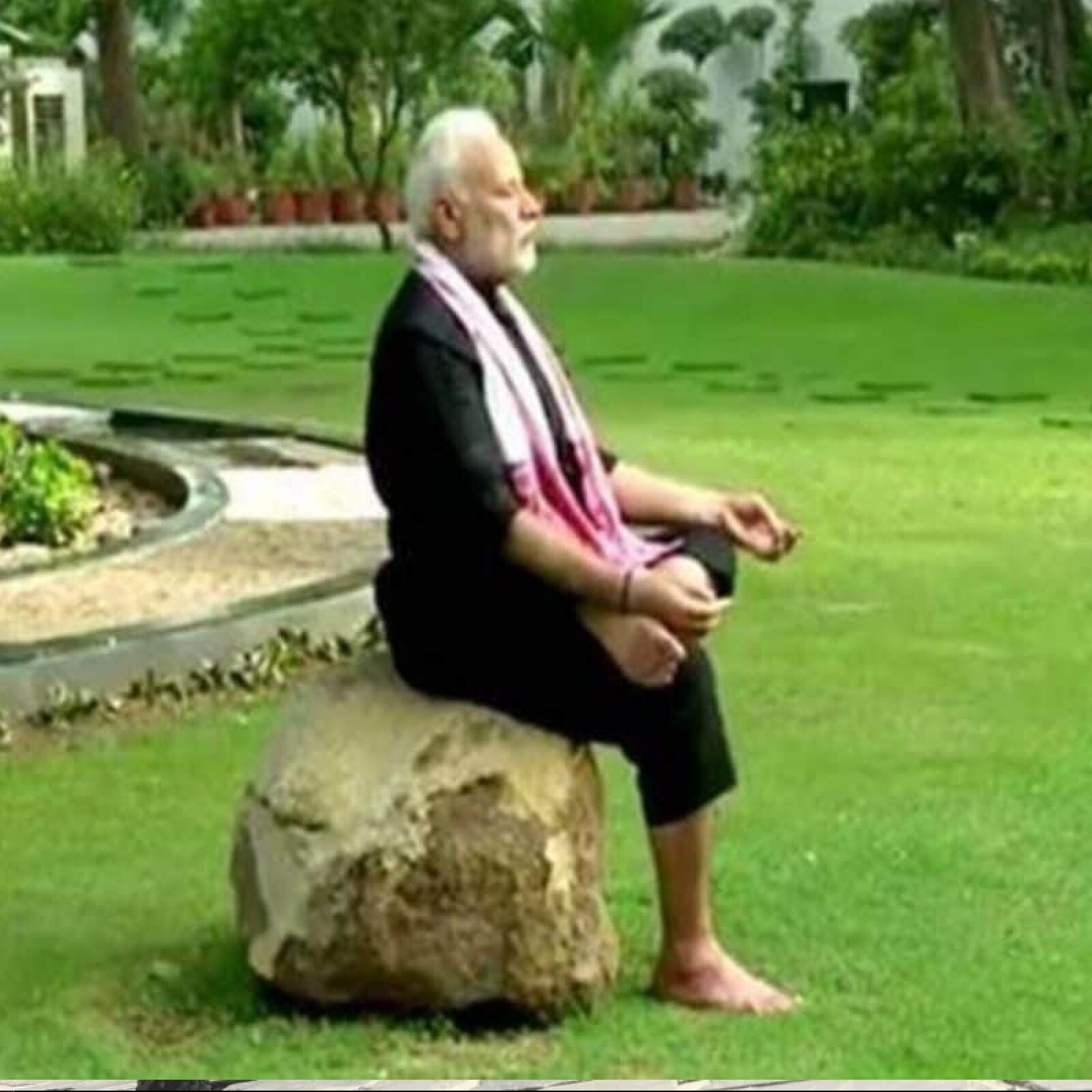 सरकारी अधिकाऱ्यांना आता दररोज 5 मिनिटांचा मिळणार 'योग ब्रेक'; Y-Break App डाऊनलोड करण्याच्या सूचना