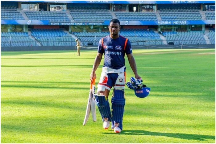 सेंट किट्सनं 160 रनचा पाठलाग 32 बॉल आणि 8 विकेट्स राखून आरामात पूर्ण केला. लुईसनं 52 बॉलमध्ये नाबाद 102 रनची खेळी केली. यामध्ये त्यानं 5 फोर आणि 11 सिक्स लगावले. त्याचबरोबर ख्रिस गेलनं (Chris Gayle) 18 बॉलमध्ये 35 रनची आक्रमक खेळी केली. गेलनं या खेळीत 6 फोर आणि 1 सिक्स लगावला. (Evin Lewis Instagram)